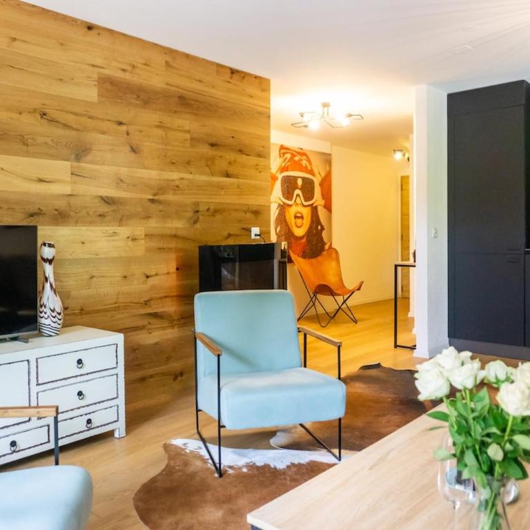 Contemporary Alpine 2-Bedroom Apartment - Room #1735133601 - 15