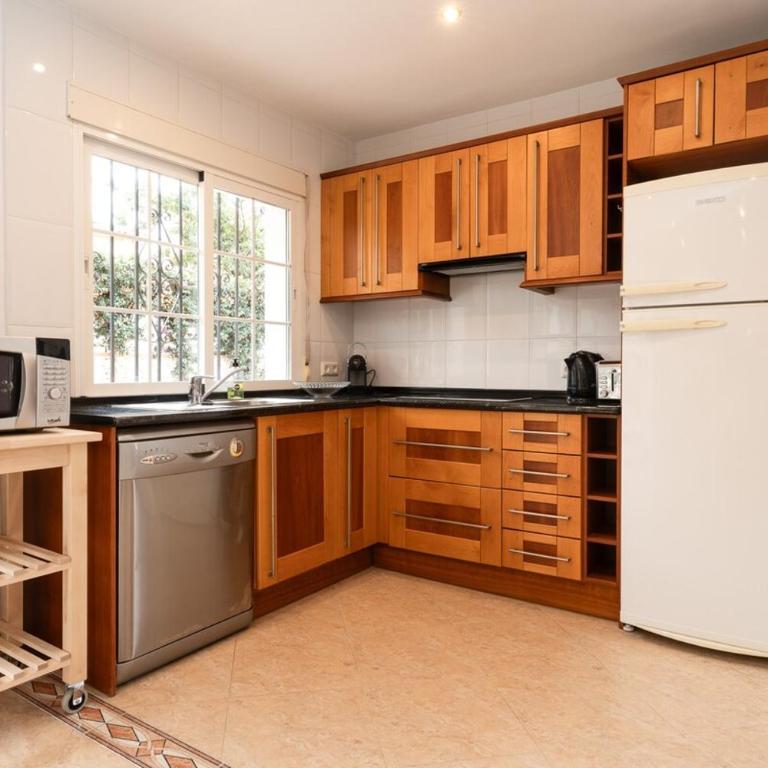 Charming two bedroom house close to the sea - Casa - 7