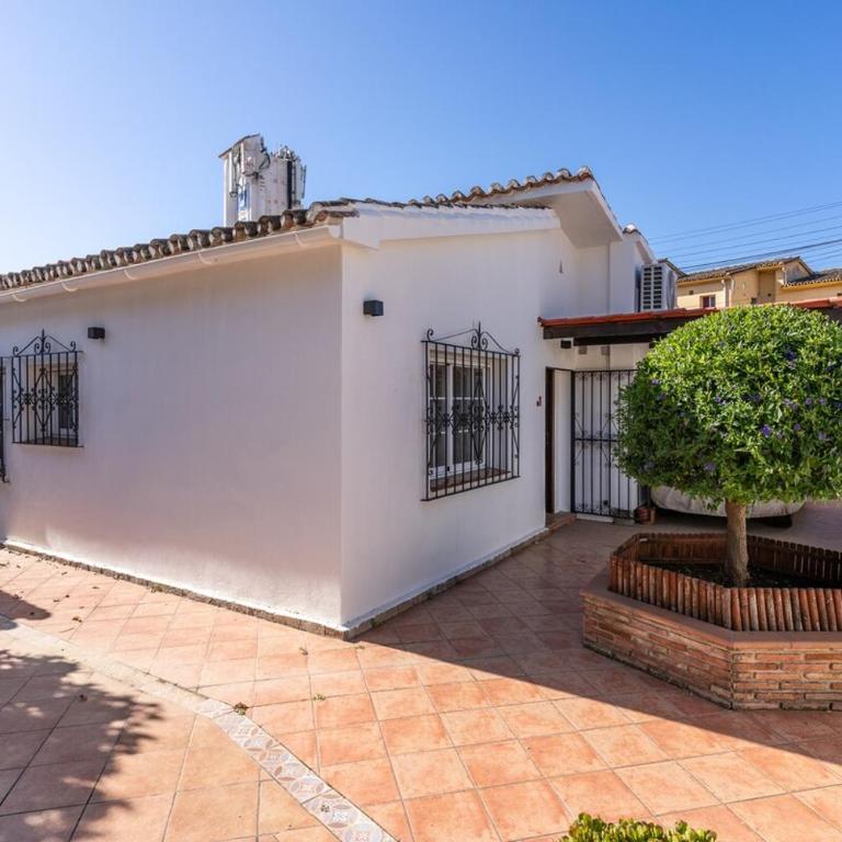 Charming two bedroom house close to the sea - Casa - 11