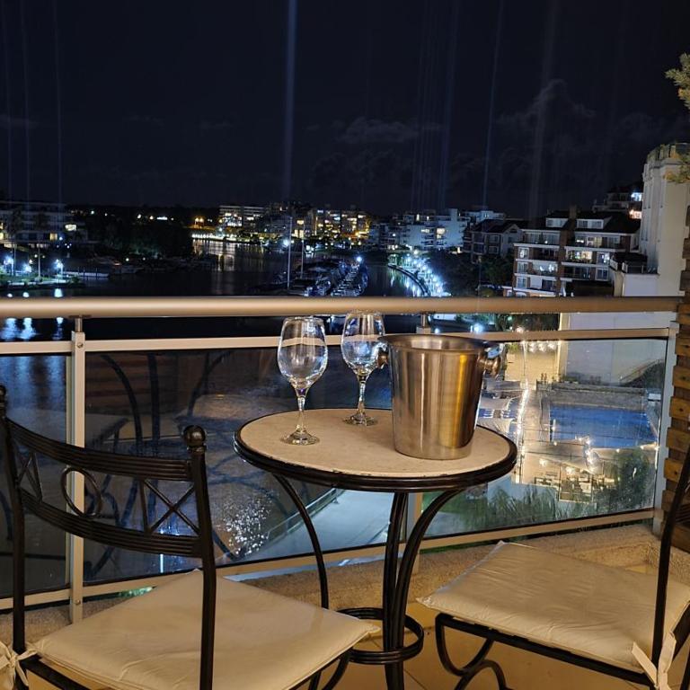Nordelta Bahía Grande con Cochera Cubierta - Apartamento de 1 dormitorio con balcón y vistas al agua - 3
