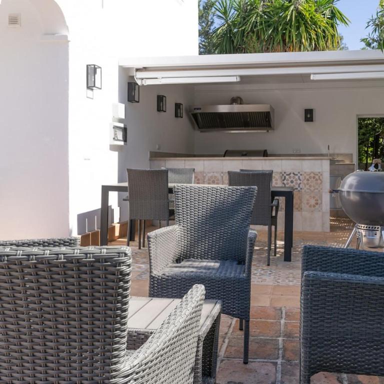 Villa Blue Skies- Calahonda - Villa - 3