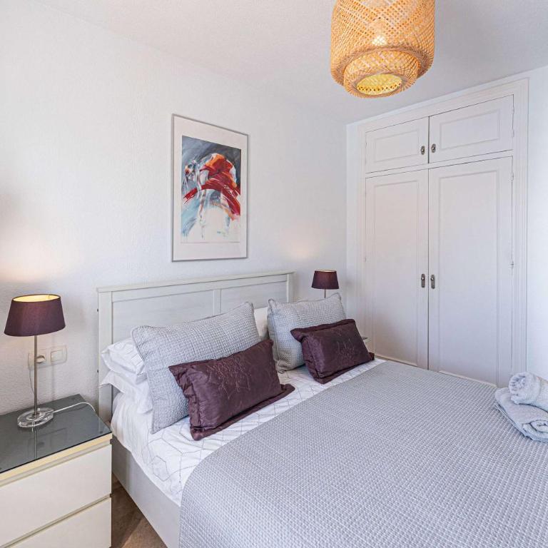 Modern 2-bed 2-bathroom by the pool Las Fuentes de Nerja - Apartamento - 14