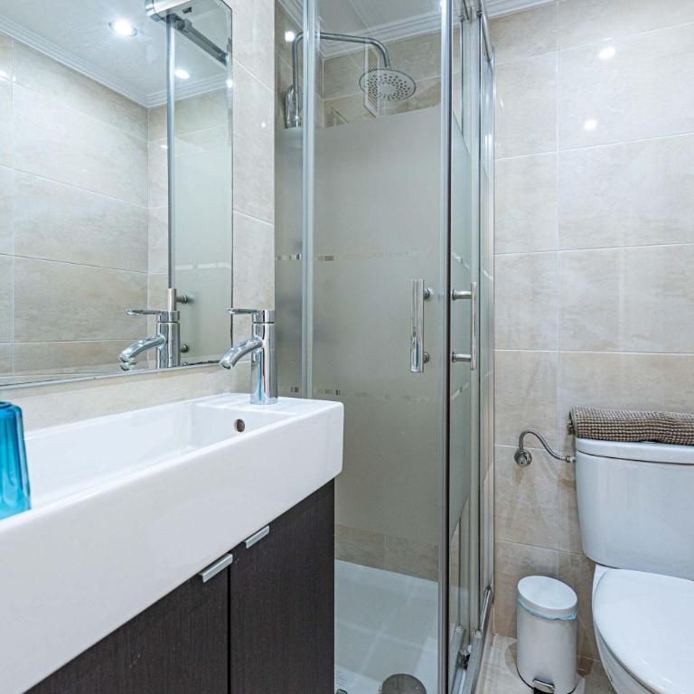 Modern 2-bed 2-bathroom by the pool Las Fuentes de Nerja - Apartamento - 17