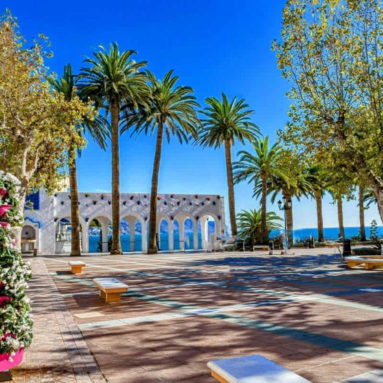 Modern 2-bed 2-bathroom by the pool Las Fuentes de Nerja - Apartamento - 27