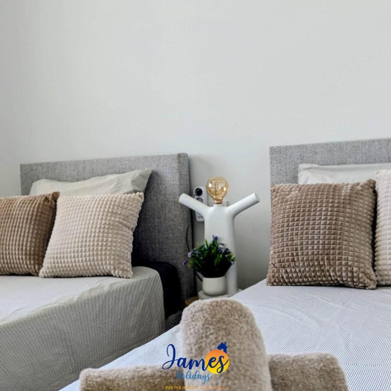 Modern Escape South Facing Terrace 3 Pools VM92 - Apartment - 16