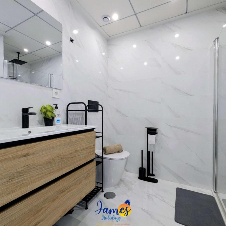 Modern Escape South Facing Terrace 3 Pools VM92 - Apartment - 17