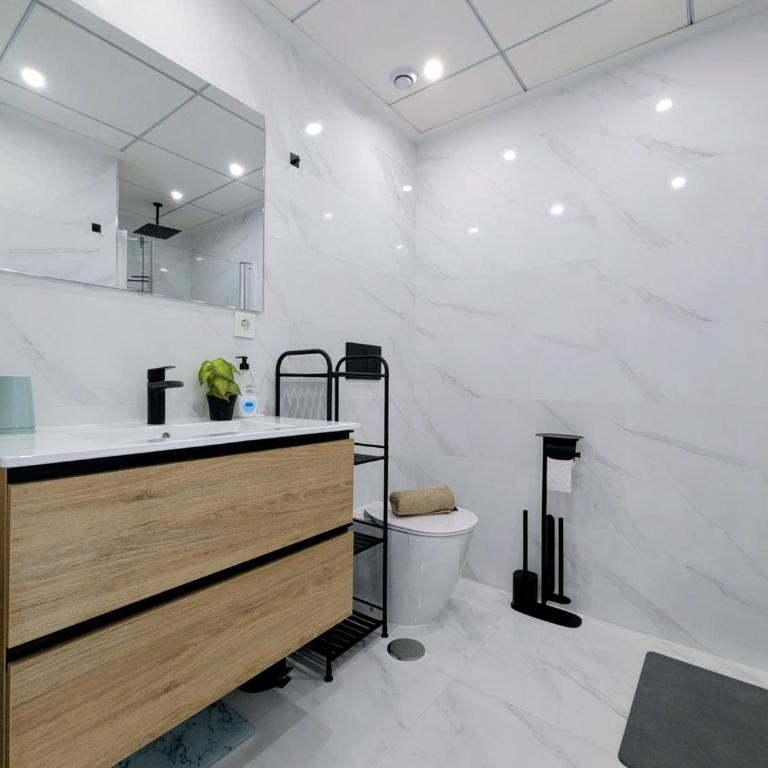 Modern Escape South Facing Terrace 3 Pools VM92 - Apartment - 18