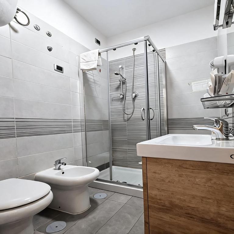 Donn'Anna Suite - Quadruple Room with Balcony - 4