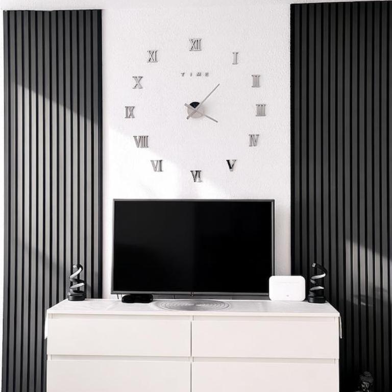 ICON Beach Apartment - 1 Min to Beach & Free Garage - Three-Bedroom Apartment - 13