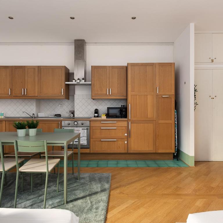 Volturno Apartments Rome Termini - Deluxe Studio mit Kingsize-Bett - 4