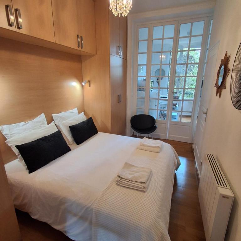 Appartement François 1er - Apartment with Garden View - 33