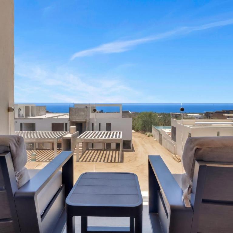 Marvelous Brand New 2 BR Condo - Pool with Ocean Views - Casa - 3