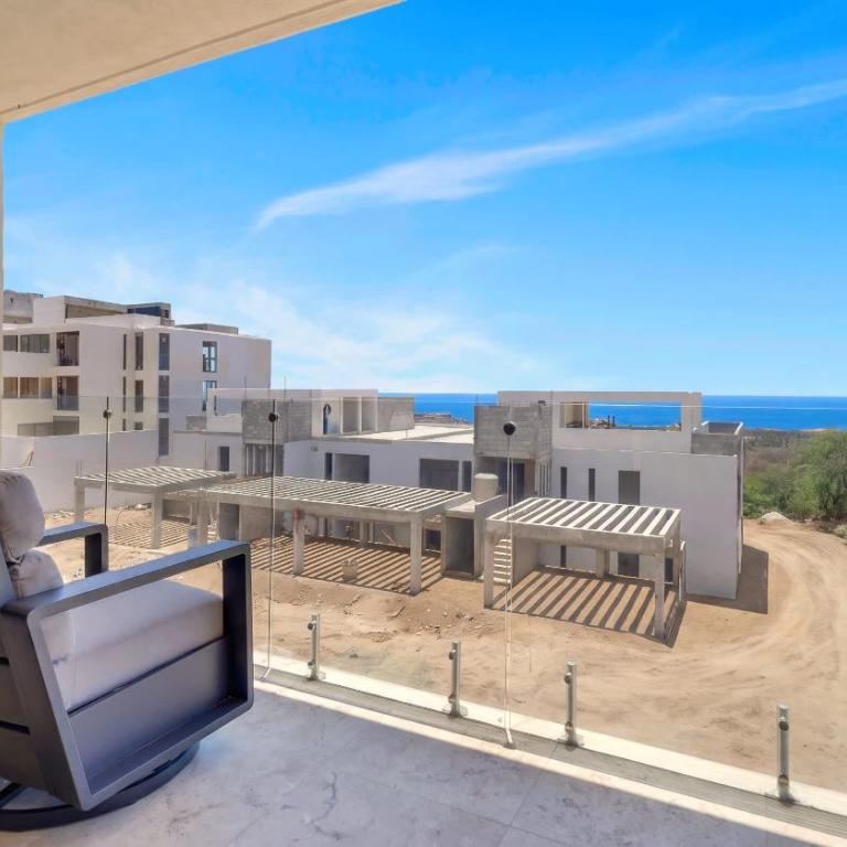 Marvelous Brand New 2 BR Condo - Pool with Ocean Views - Casa - 13