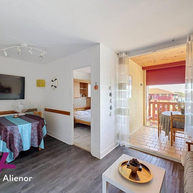 SOUSTONS PLAGE - T2 cab 4 personnes - S.ALBRETIII 07 - One-Bedroom Apartment - 4