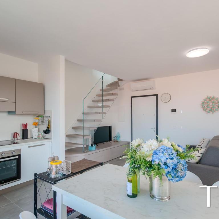 TETI - Le Ninfe del Garda - Appartamento con 3 Camere da Letto e Vista Lago - 16