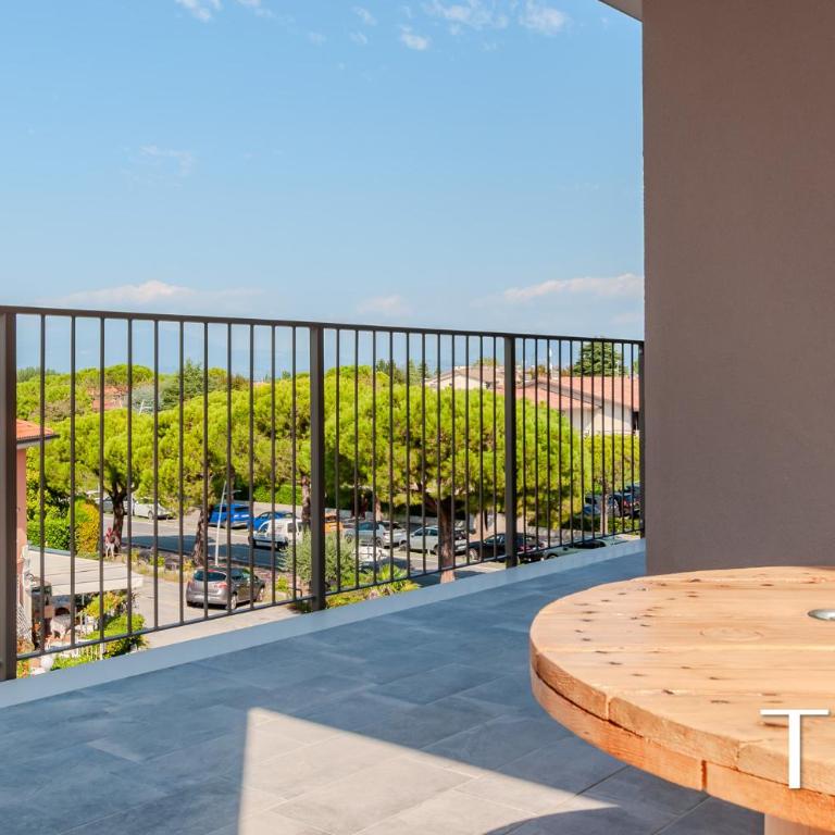 TETI - Le Ninfe del Garda - Appartamento con 3 Camere da Letto e Vista Lago - 9