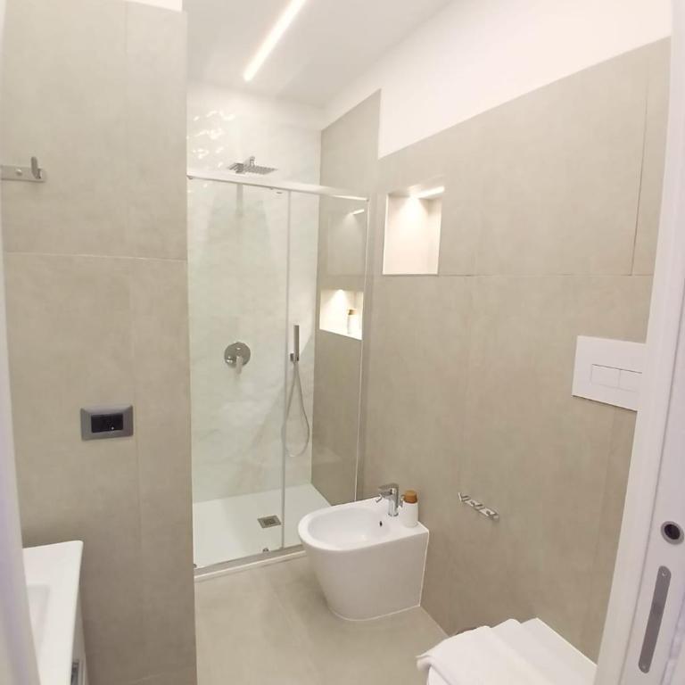 Calypso Bed And Breakfast - Camera Matrimoniale con Bagno Privato - 9