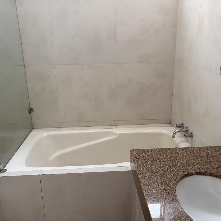 Amplio departamento con vista al parque San Isidro Lince - Apartamento de 3 dormitorios - 5