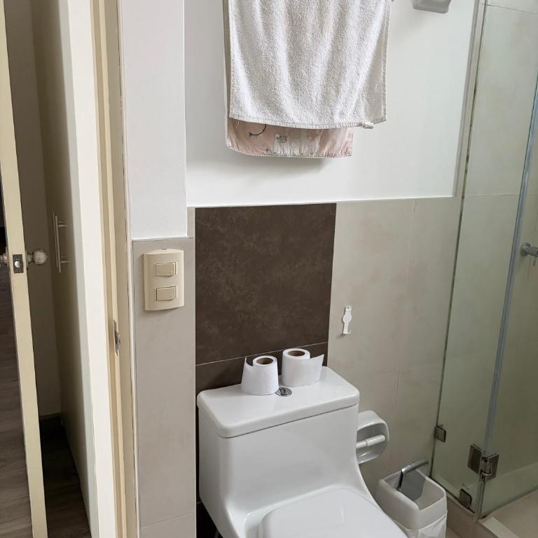 Amplio departamento con vista al parque San Isidro Lince - Apartamento de 3 dormitorios - 12