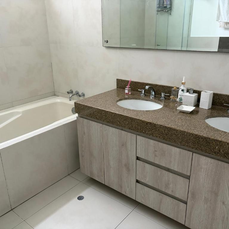 Amplio departamento con vista al parque San Isidro Lince - Apartamento de 3 dormitorios - 24