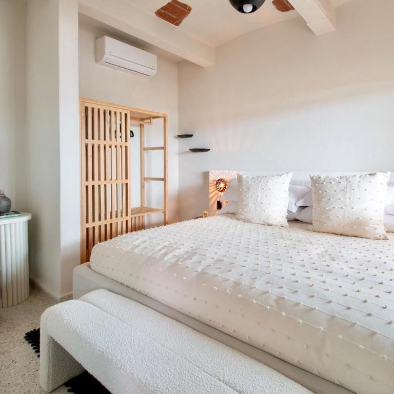 Artisan Home, 7 Bedrooms, AC, Rooftop View - Apartment - 18