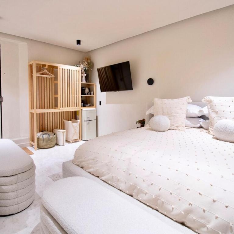 Artisan Home, 7 Bedrooms, AC, Rooftop View - Apartment - 31