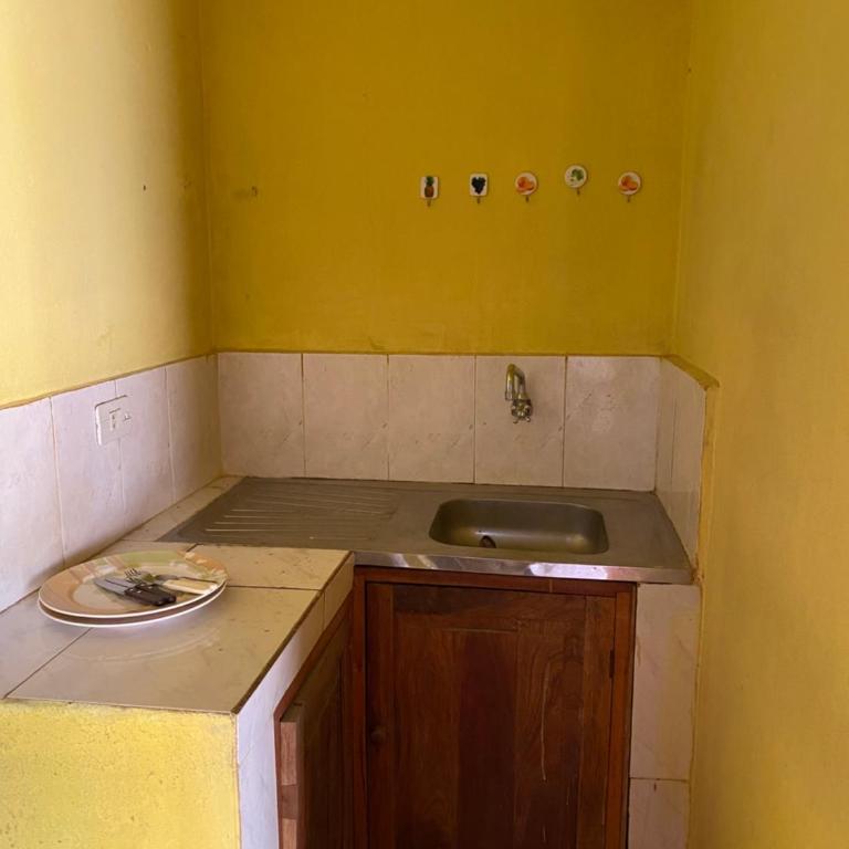 Lambare Home - Classic One-Bedroom Apartment with King Bed - 3