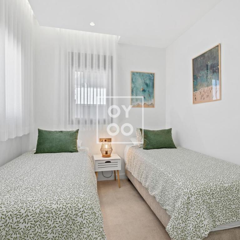 Santa Rosalia Casa Melilla, first floor with pool views and lagoon access by OYOOSTAYS - Apartamento de 2 dormitorios con vistas a la piscina - 13