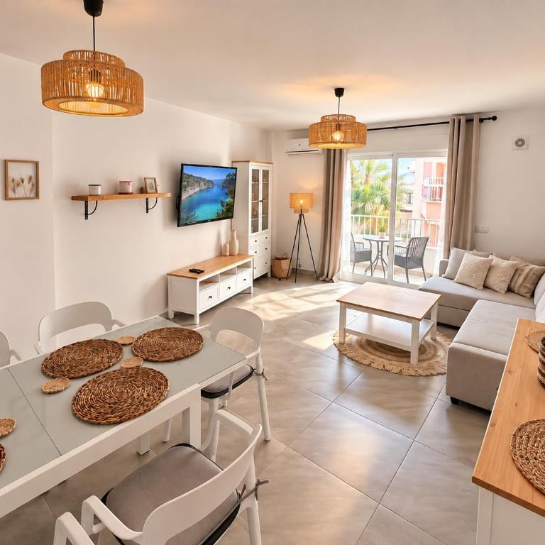 Apartamento Julia - Playa Los Locos, Torrevieja, 3 Dormitorios - Three-Bedroom Apartment - 2