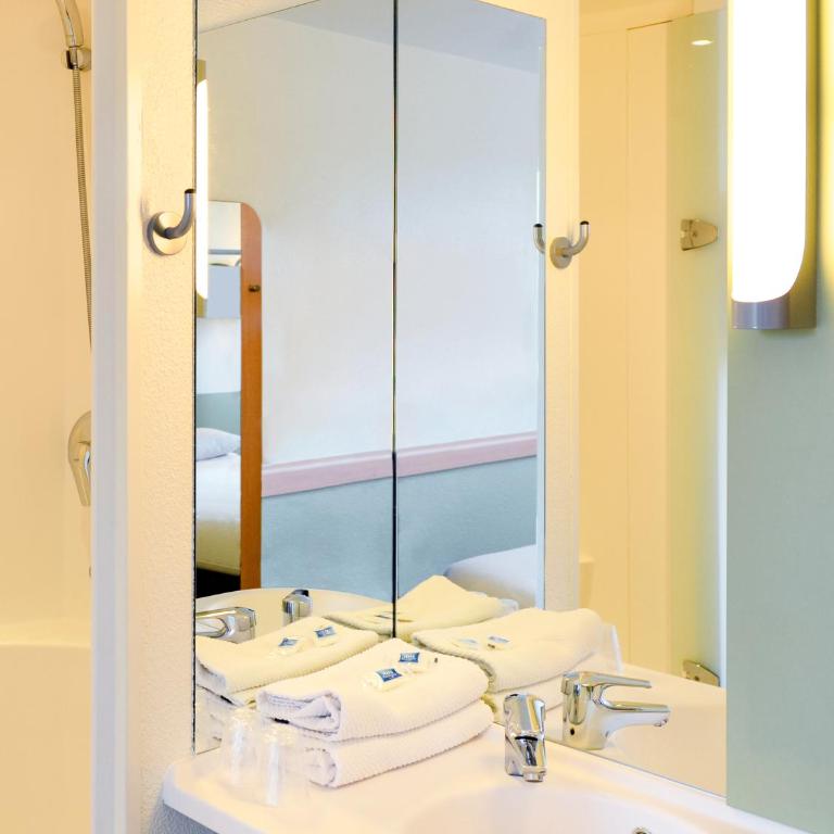 Ibis budget Orléans Sud Comet - Chambre Triple - 10