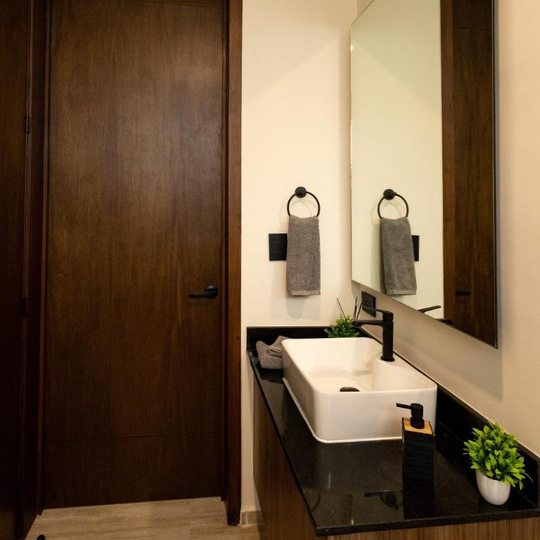 Fabulous Modern Luxury and Sophistication Penthouse, Temozon Norte - Apartment - 32