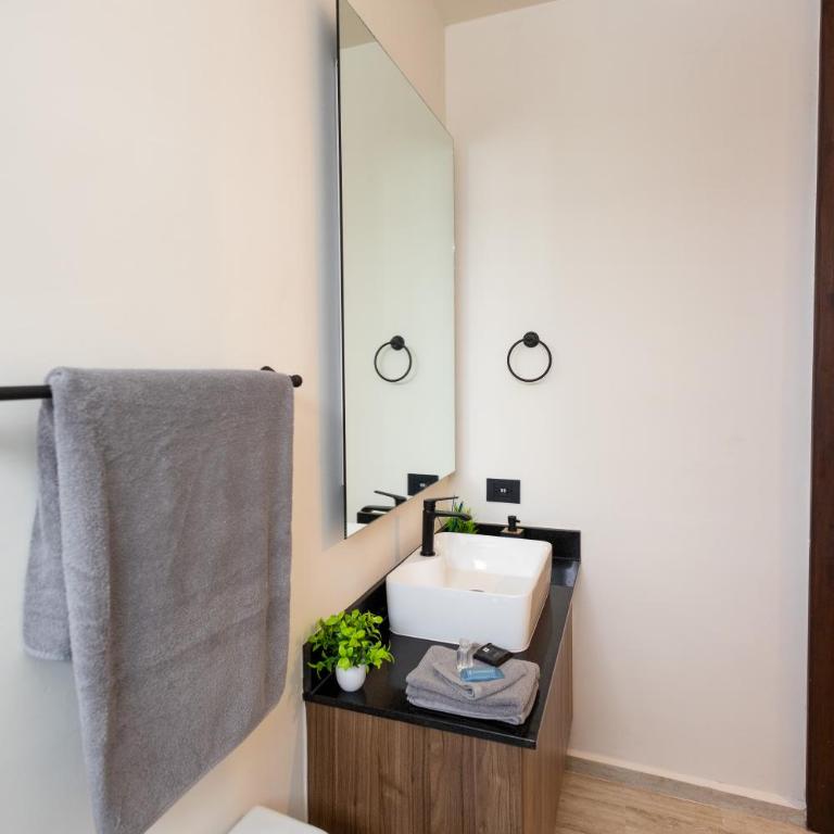 Fabulous Modern Luxury and Sophistication Penthouse, Temozon Norte - Apartment - 41