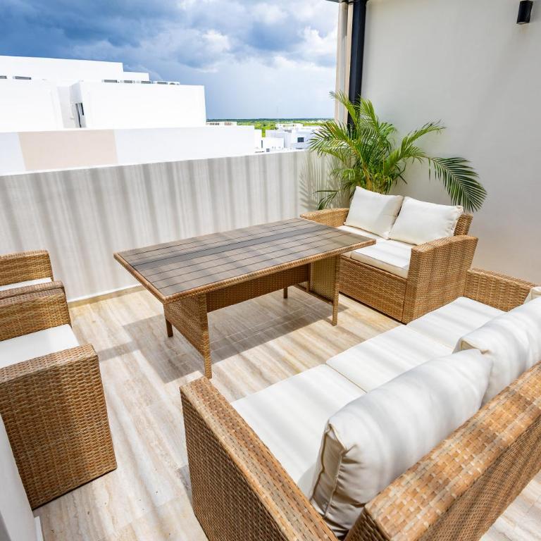 Fabulous Modern Luxury and Sophistication Penthouse, Temozon Norte - Apartment - 46