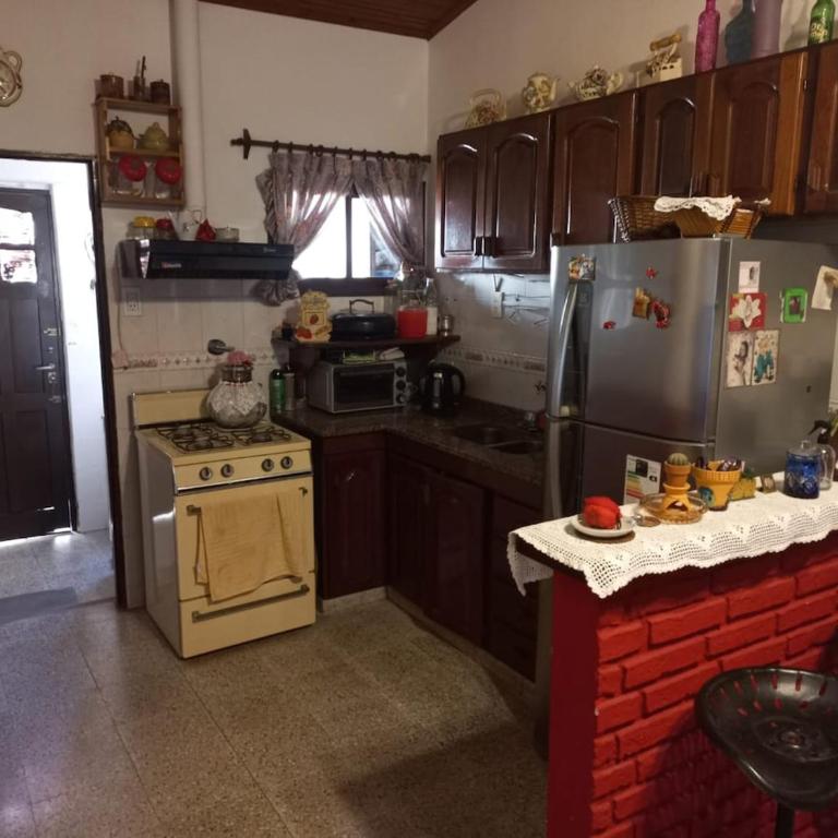 2 bedroom house with AA, 4 beds - pool - grill- ping pong - Casa de 2 dormitorios - 1