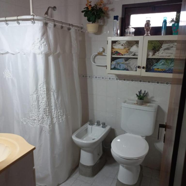 2 bedroom house with AA, 4 beds - pool - grill- ping pong - Casa de 2 dormitorios - 2