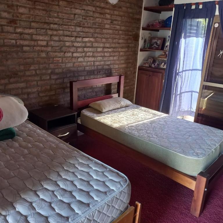 2 bedroom house with AA, 4 beds - pool - grill- ping pong - Casa de 2 dormitorios - 3