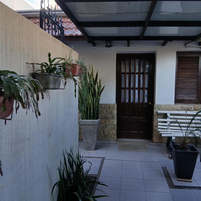 2 bedroom house with AA, 4 beds - pool - grill- ping pong - Casa de 2 dormitorios - 6