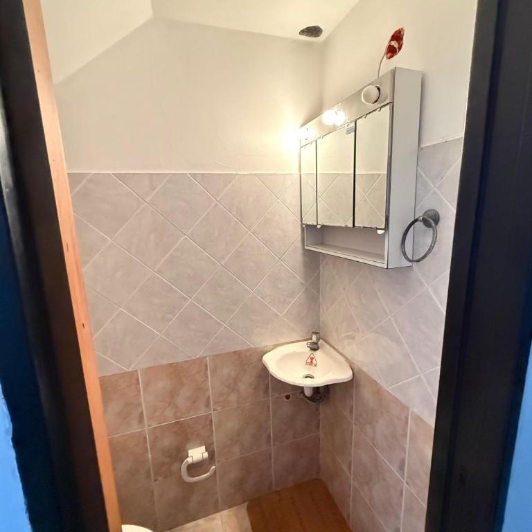 Yunait - One-Bedroom Apartment - 6