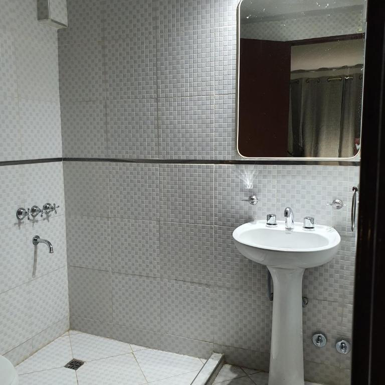 Hostal El descanso del tiempo - Triple Room with Private Bathroom - 1