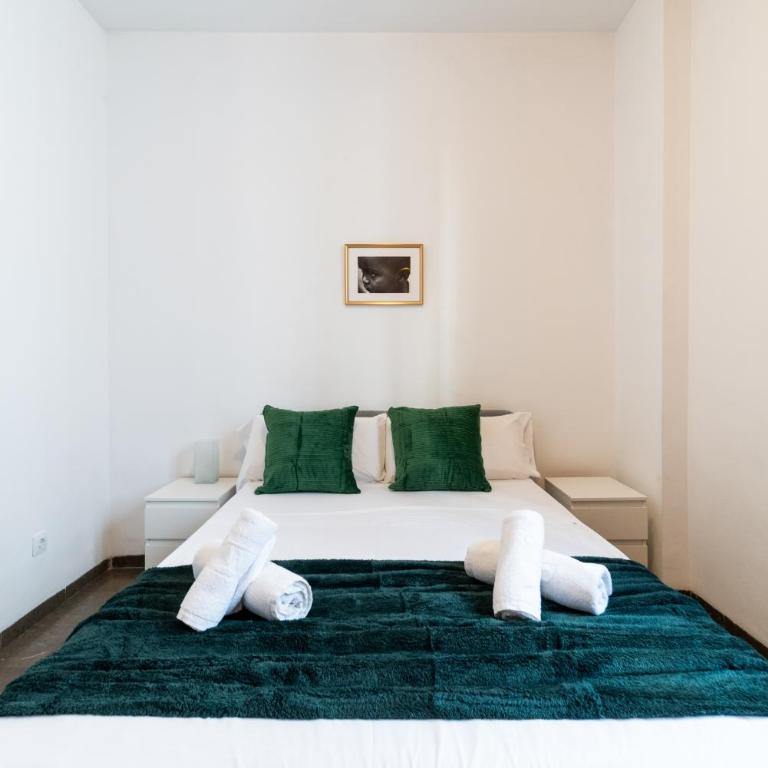 Cosy Flat w/ Beautiful Views and Cute Balcony - Apartment mit 1 Schlafzimmer - 9