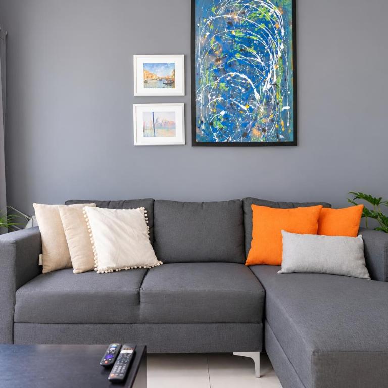Para 8 con dos baños completos, Americana - Apartamento de 2 dormitorios - 1