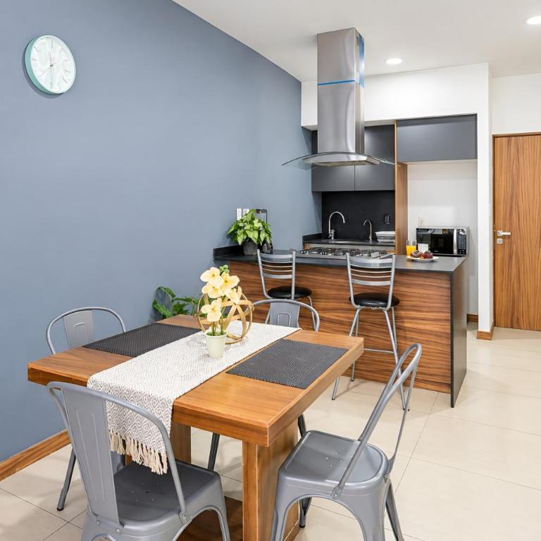 Para 8 con dos baños completos, Americana - Apartamento de 2 dormitorios - 73
