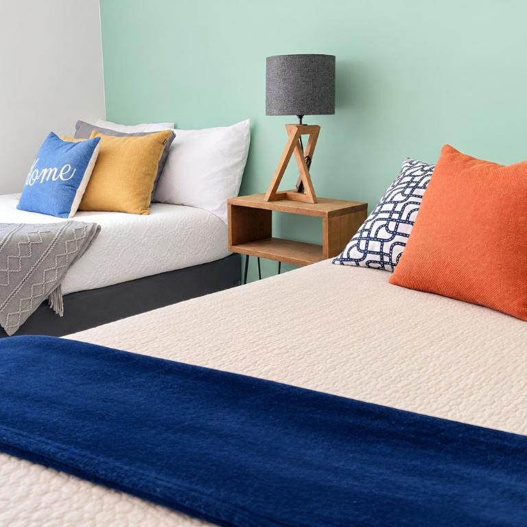 Para 8 con dos baños completos, Americana - Apartamento de 2 dormitorios - 79