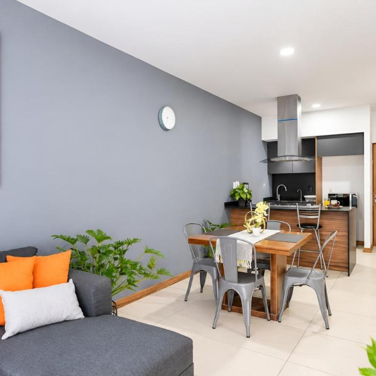 Para 8 con dos baños completos, Americana - Apartamento de 2 dormitorios - 90