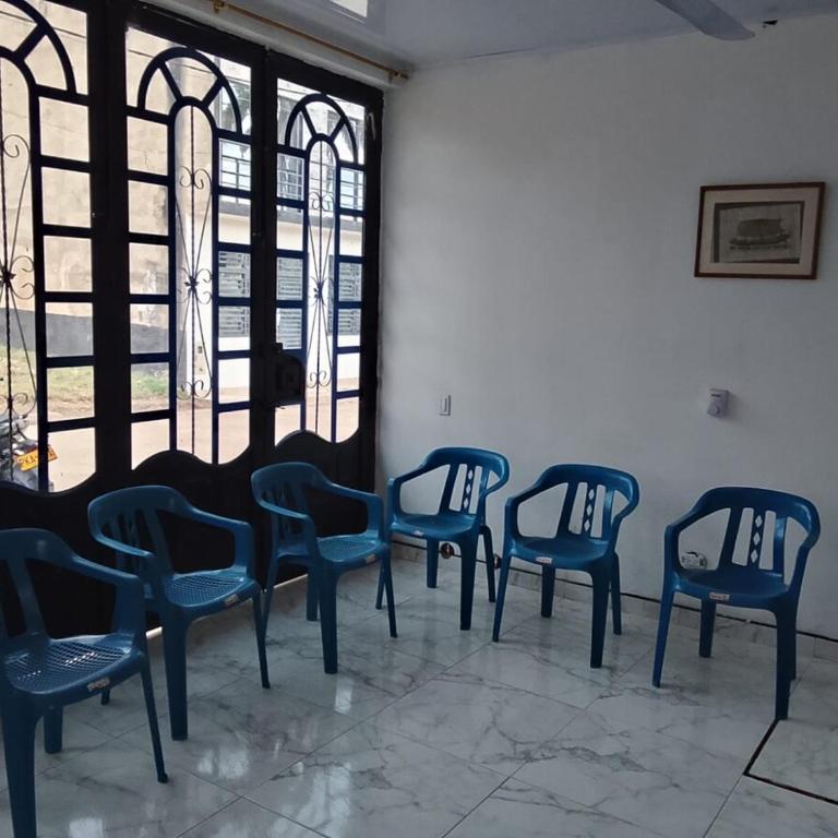 House in Carmen de Apicalá with pool access! - Three-Bedroom House - 3
