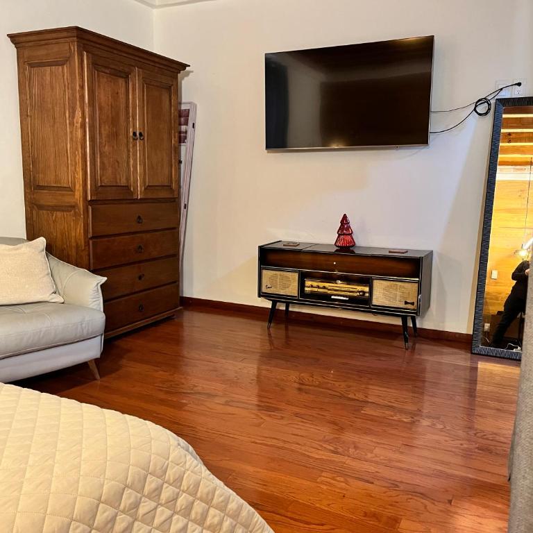LAS ALAMEDAS Departamentos céntricos con estacionamiento privado - Deluxe Studio mit Kingsize-Bett - 12