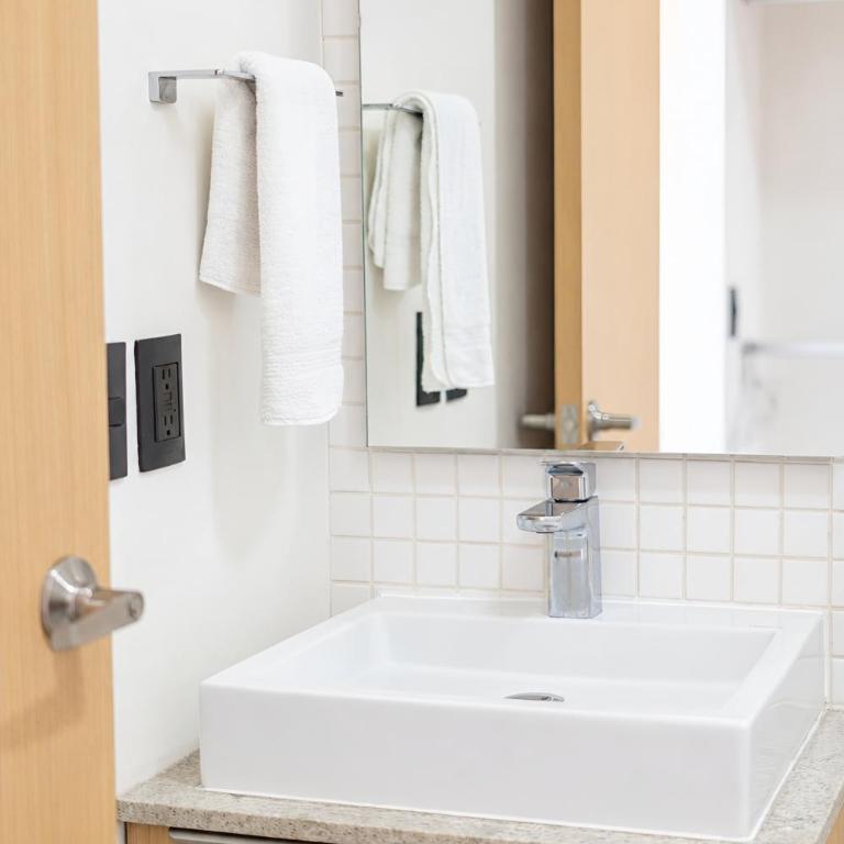 Depa para 6 con 2 baños y lavadora, Andares - Two-Bedroom Apartment - 43