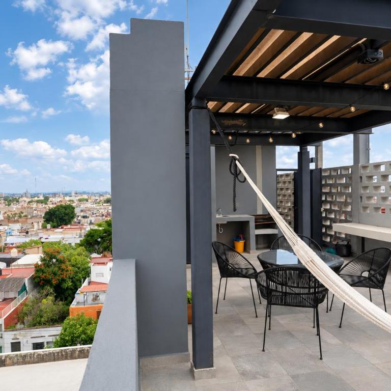 Terraza privada al skyline y 2 cajones, Americana - Two-Bedroom Apartment - 36