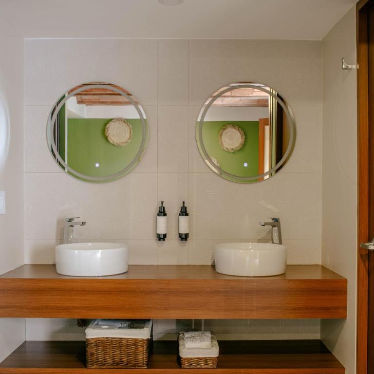 Toto Hotel - Habitación Doble Deluxe - 2 camas dobles - 2
