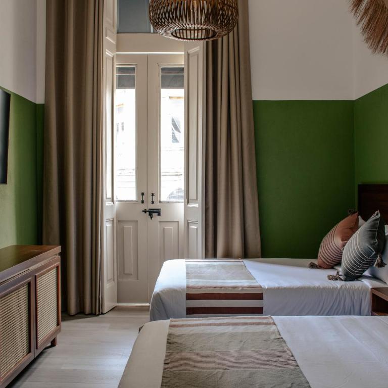 Toto Hotel - Habitación Doble con balcón - 2 camas - 1